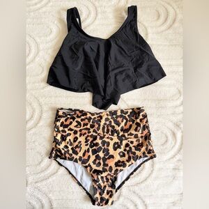 Women’s Two Piece Swimsuit High Rise Bottoms, Size M, NWOT, Summer Swim
Vacation